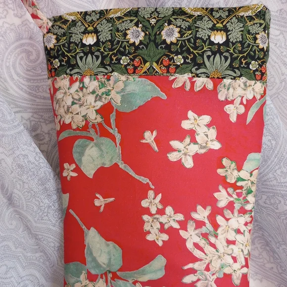 Liberty of London Art Fabric Christmas Stocking Strawberry Thief - Picture 2 of 11